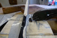 Gripping Junior Hacksaw blade with molegrip